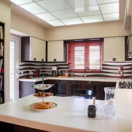 Angela Quiet, Modern House 度假居 *