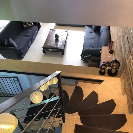 Angela Quiet, Modern House 度假居