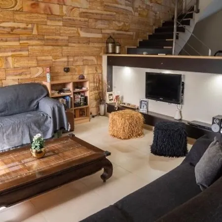 Angela Quiet, Modern House Calamata