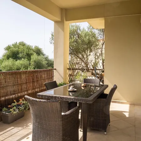 Nyaraló Angela Quiet, Modern House