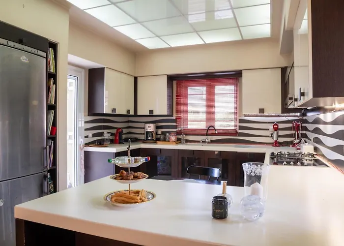 Angela Quiet, Modern House Feriehus *