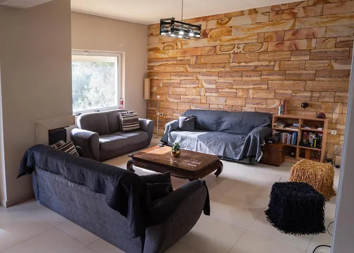 Angela Quiet, Modern House * Kalamata